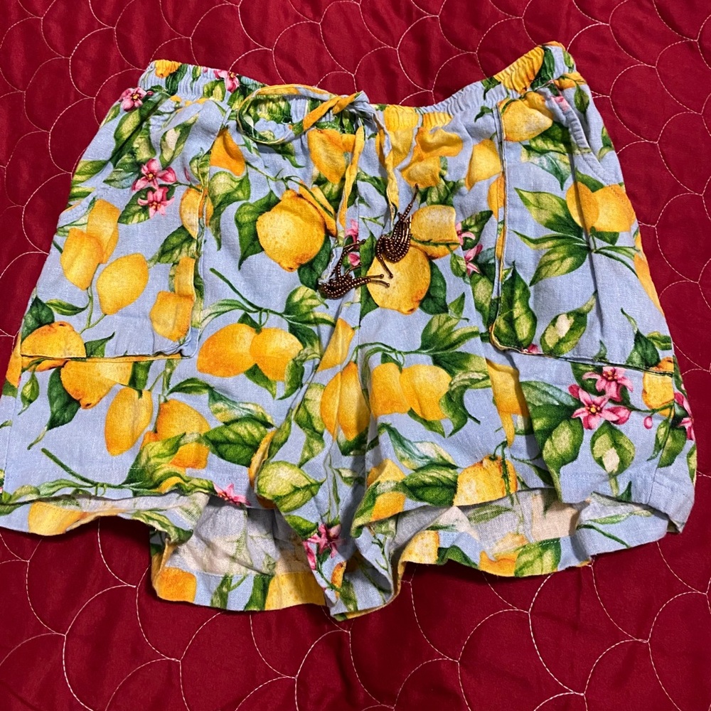 Lemon Print Linen Shorts. Size M